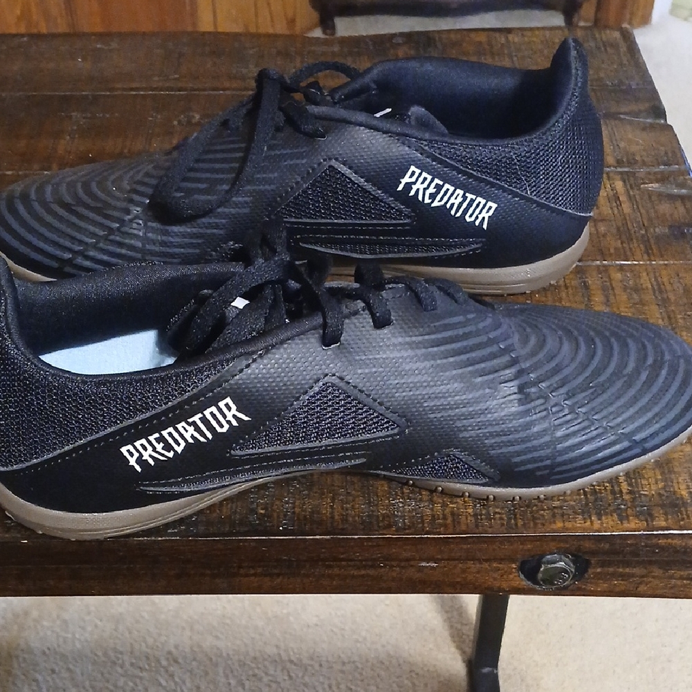 Adidas Black and White Sports Cleats 7 Mens, Size 8 Womens